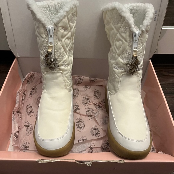 Juicy couture 90’s Snowflake Boots - Picture 1 of 5